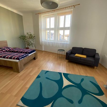Apartman Na Namesti Sobeslav Ngoại thất bức ảnh