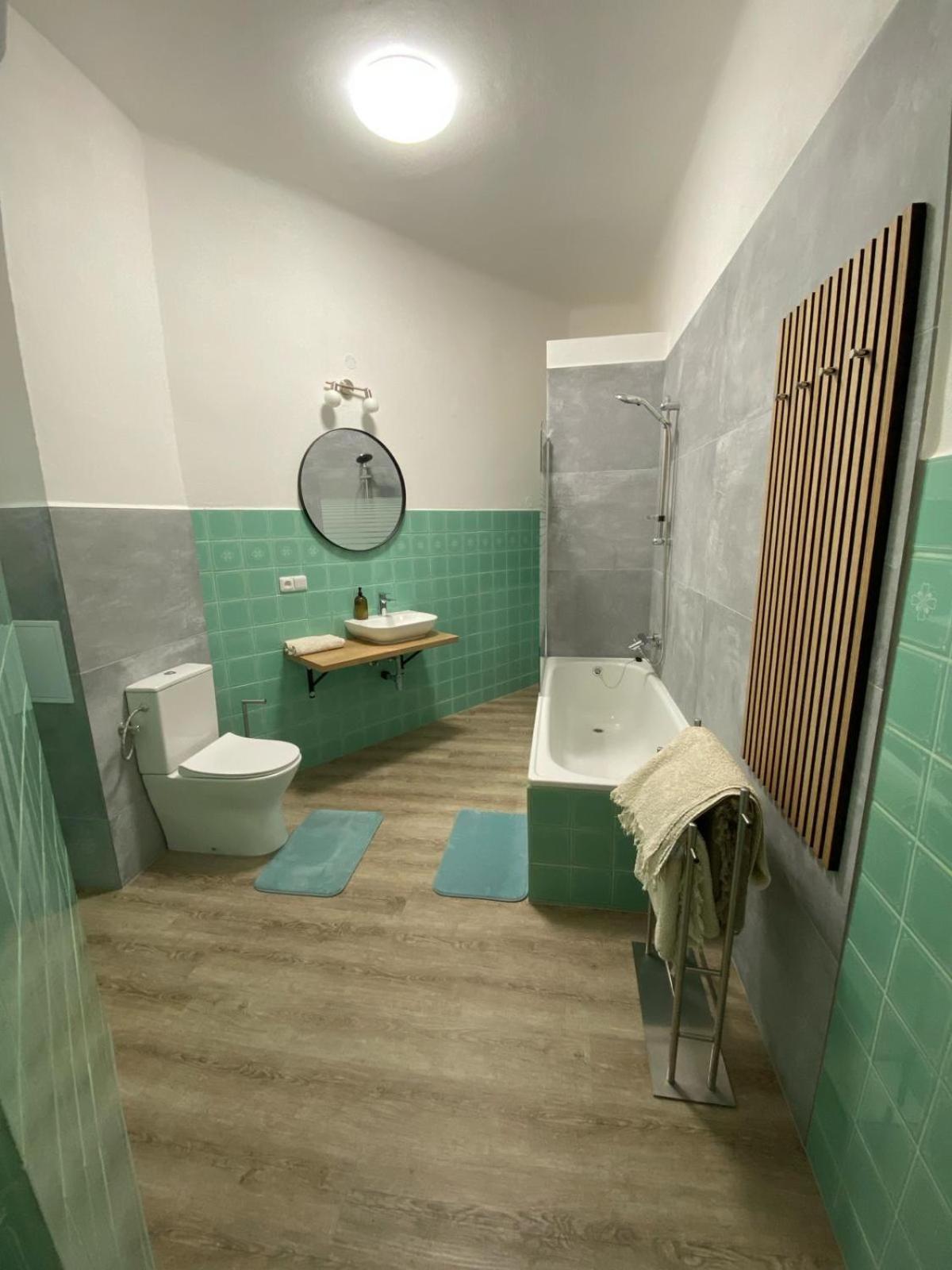 Apartman Na Namesti Sobeslav Ngoại thất bức ảnh
